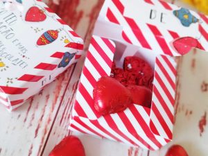 Caixa Encantada com Corações de Chocolate